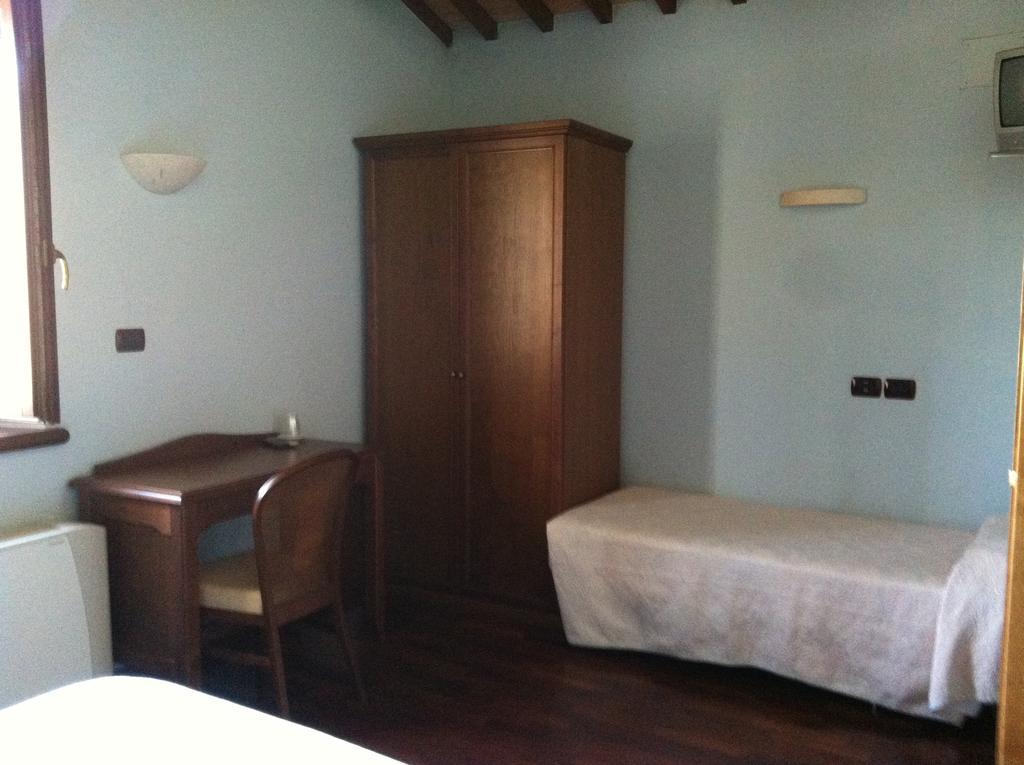 Agriturismo La Cantina Ascoli Piceno Rum bild